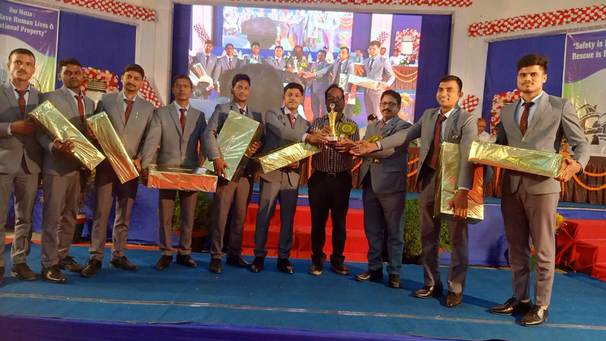 IMFALtd's tweet photo. A team from Mahagiri Chromite Mines participated in the Zonal Mines Rescue Competition 2022 held at @mahanadicoal in the presence of sr officials from DGMS; they displayed their skills &amp; won 1st prize in march past. https://t.co/7Hs3eQfnfD