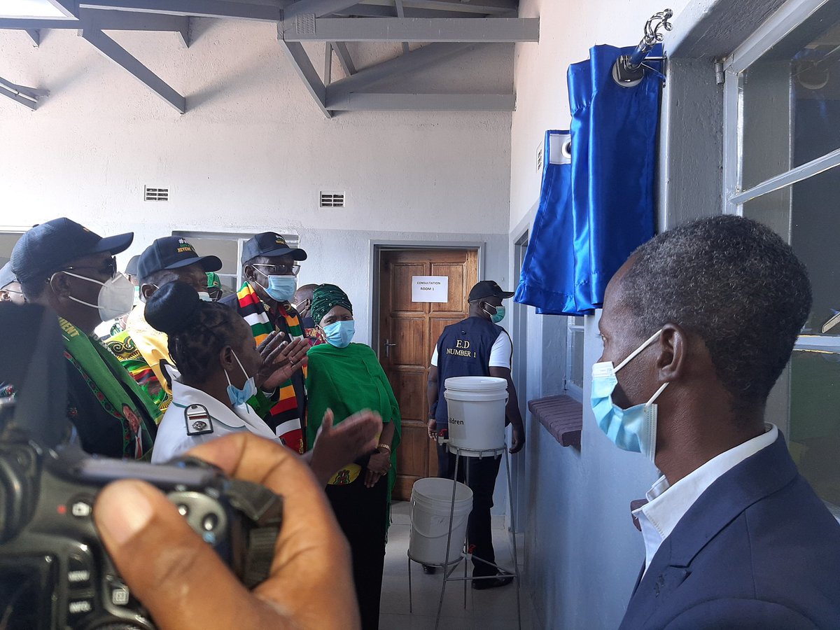 ProvinceHarare's tweet photo. HE @edmnangagwa today officially opened Mabvazuva clinic in ward 7, Epworth. The clinic was built using devolution funds. @InfoMinZW @TMuguti @HarareResidents @HeraldZimbabwe @RadioZim263 @ZBCNewsonline https://t.co/xCzn4sdsbL