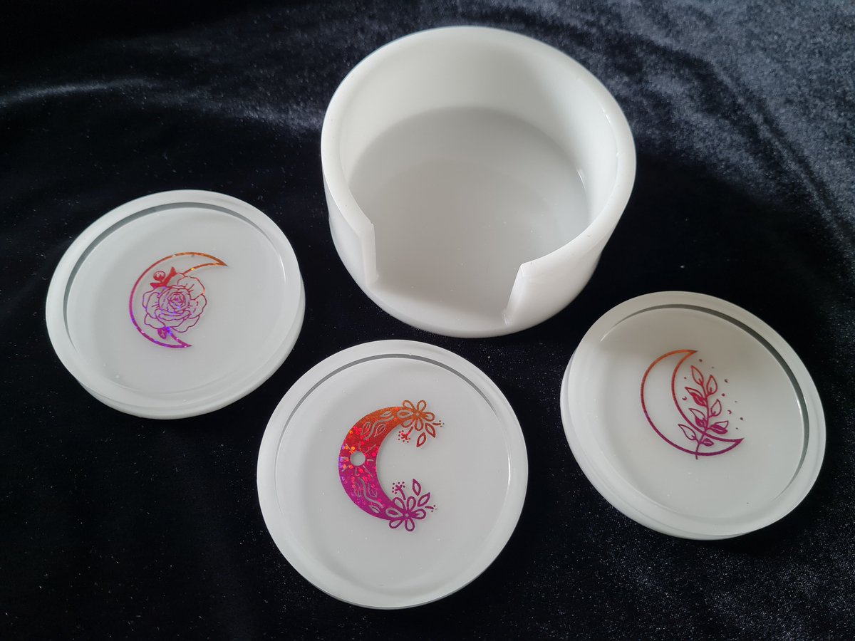 LouiseAppleya11's tweet photo. How about this simple but elegant coaster and holder set. #resinart #resincraft #resincrafter #coasters #coasterholder #foilacetate #handmade #crescentmoons #localbusiness #smallbusiness #smallbusinessowner #supportlocal #supportsmallbusiness https://t.co/IBGqAwfQvm