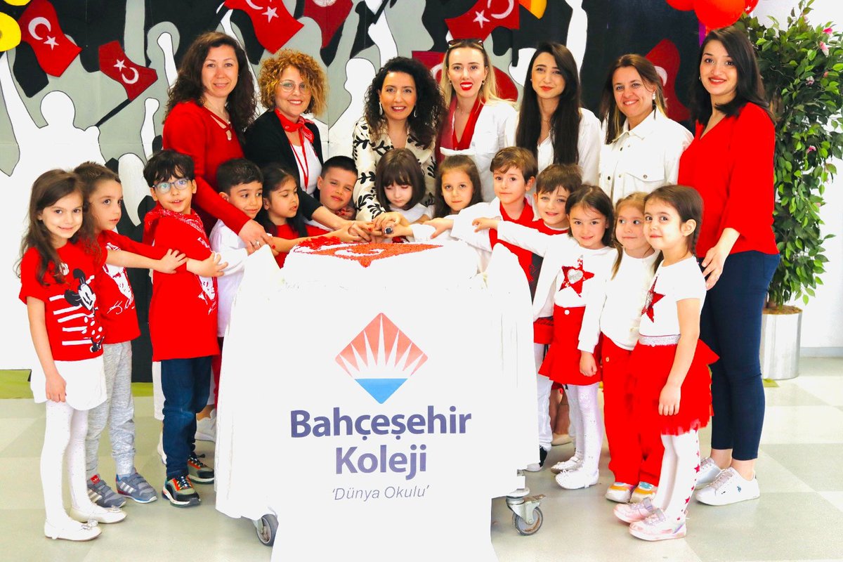 🎈23 Nisan Ulusal Egemenlik ve Çocuk Bayramımız Kutlu Olsun 🇹🇷
#bahcesehirk12❤️💙 
#23nisan🇹🇷