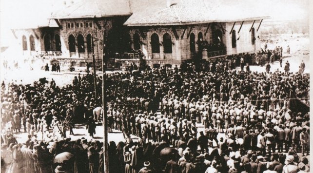 23 Nisan, Türk Milleti'nin kendi geleceğini belirlediği, egemenliğin millet iradesine bırakıldığı ve milletin bağımsızlığını tüm dünyaya haykırdığı, Türk ve dünya tarihinin önemli dönüm noktalarından birisidir 23 Nisan Ulusal Egemenlik Ve Çocuk Bayramı Kutlu Olsun.