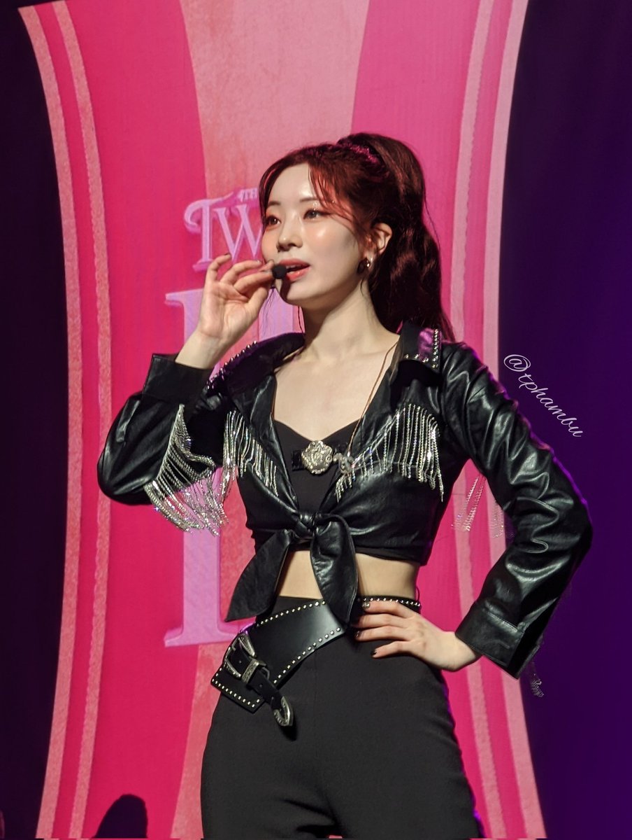 We got Red Hair Dahyun for today's concert 😭😭