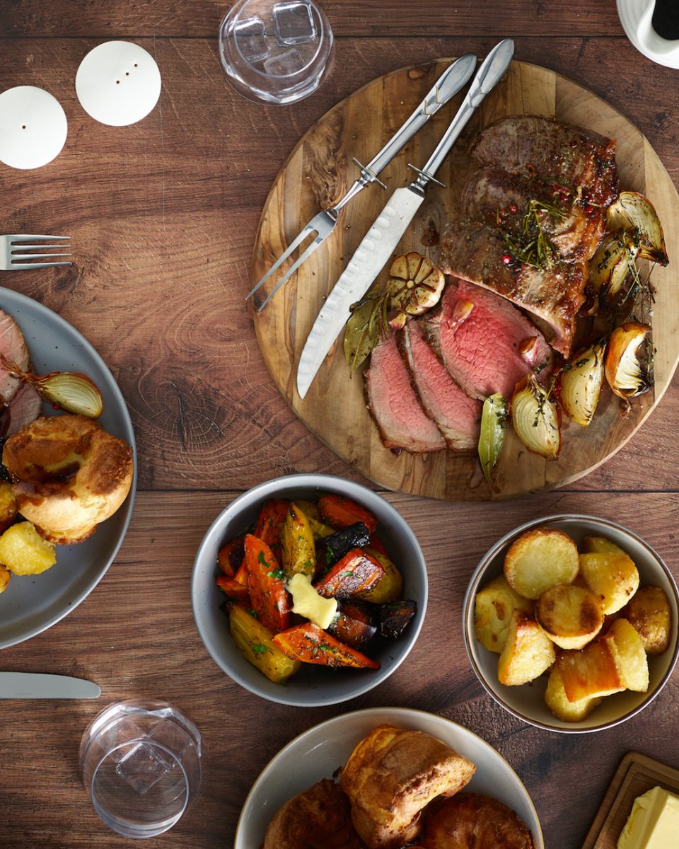 St George's Day 🏴󠁧󠁢󠁥󠁮󠁧󠁿 weekend has to be the best excuse for a Roast Beef Dinner.