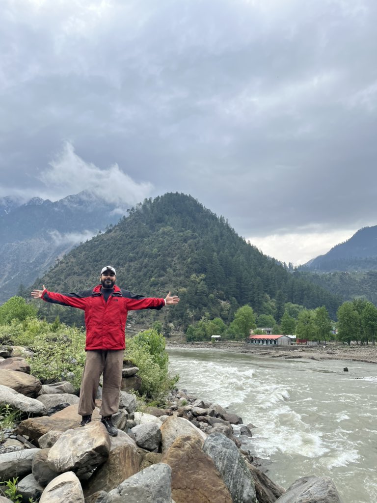 the_vodun's tweet photo. Exploring the last village of India @BowlKeran  where you can actually see people and the way people stay and live in POK! a must visit place.#Kashmir #kashmirtourism https://t.co/yu128PBYfR