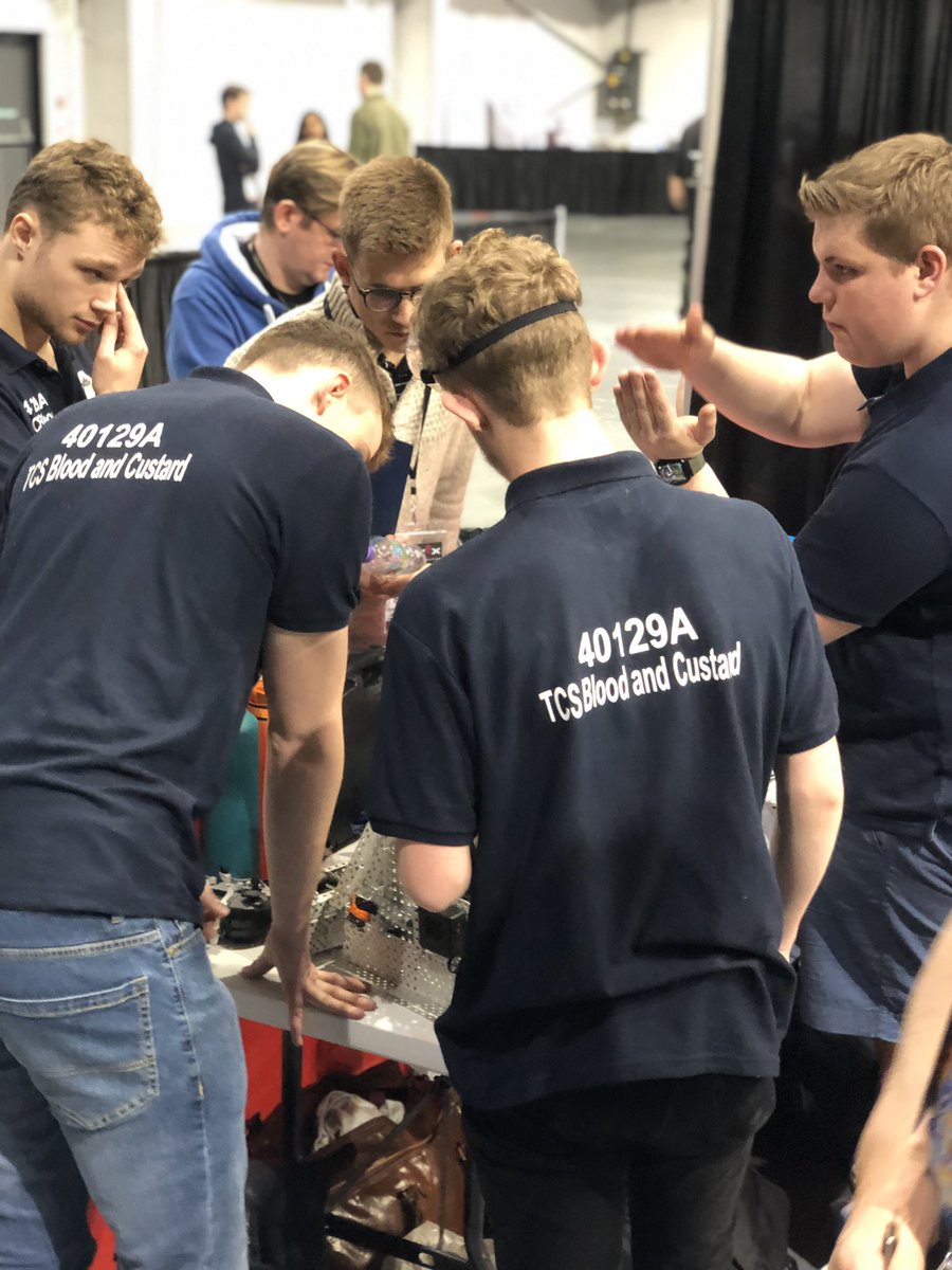 Interview time with the judges <a href="/VEXRoboticsUK/">VEX Robotics UK</a> nationals. Last hour of competition before alliance selection. Both <a href="/Cotswold_School/">The Cotswold School</a> teams still in contention, keep it going guys💪💪