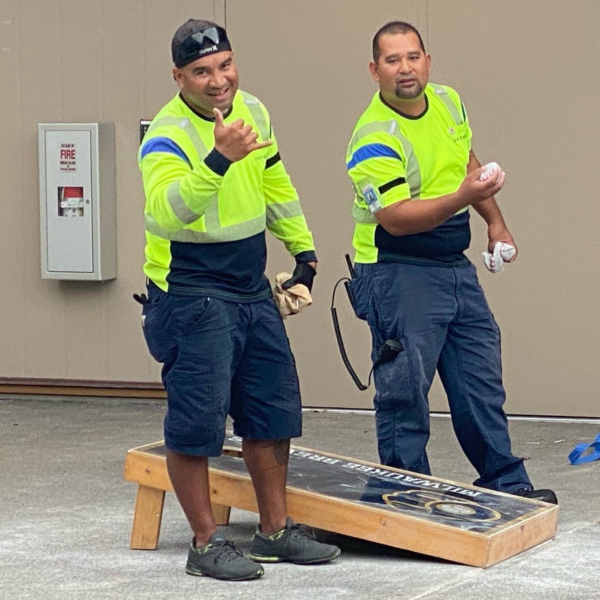 TeamKOA1's tweet photo. When your inb Flights are late? KOAGM - L. Meheula, boosting the team building moral with some corn hole tournaments. Happy Aloha Friday UA Family 🤙🏼 #CasualFriday #WorkFirst #WorkHard #PlayHarder  #HaveFunAtWork #MakeTheEmployeesWantToComeToWork @united https://t.co/OD3EoUfihu
