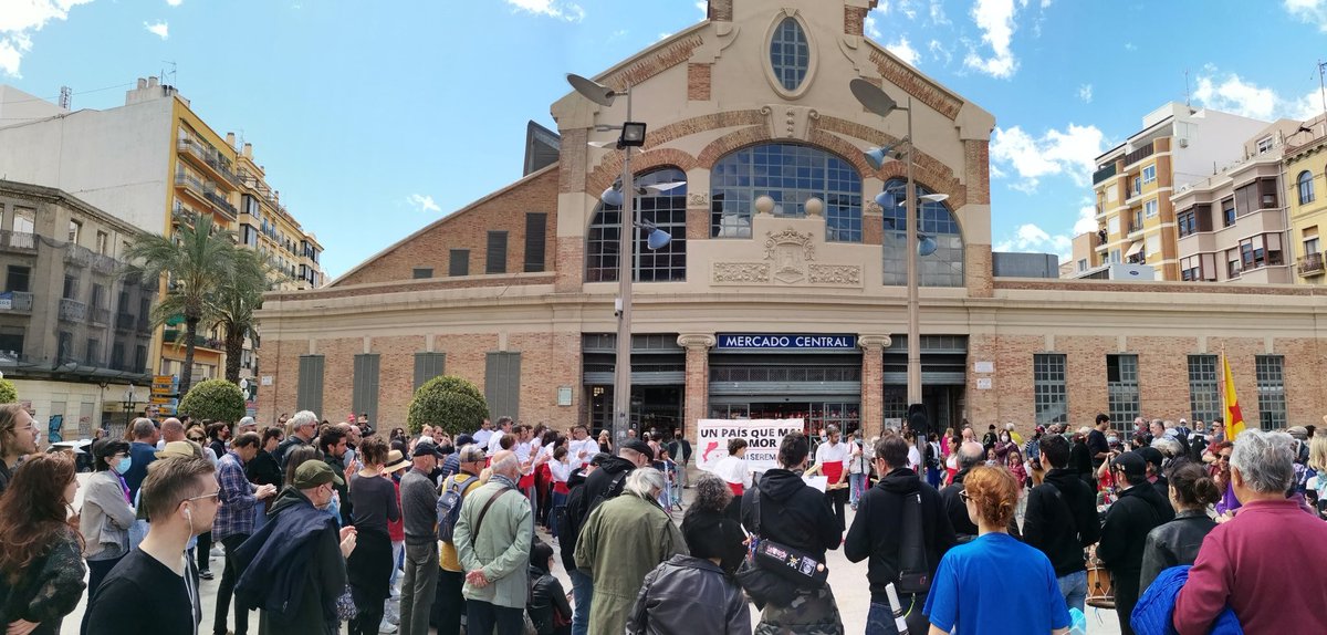 IdeesBomber's tweet photo. A Alacant hi ha un País que mai no mor. Visca la terra i visca el poble! 

País Valencià, Països Catalans!
#25dAbril https://t.co/q7CgOvjYIZ