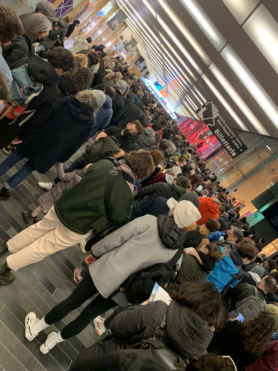 #ElectionFRMtl Franchement… vous auriez pu tirer les lessons du 1er tour 😈 une entrée pour 39 bureaux vous pensez qu’il se passe quoi!?