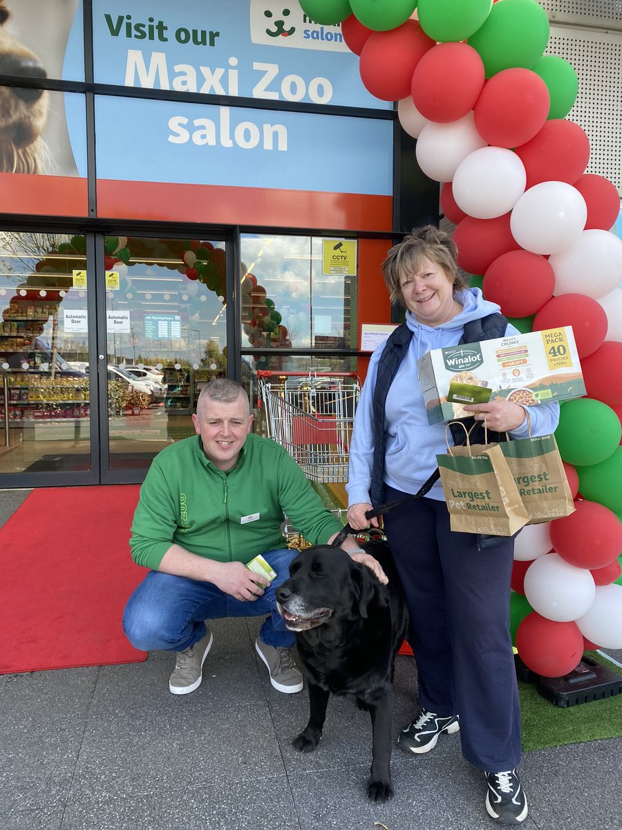 LMFMRADIO's tweet photo. We’re live from Maxi Zoo Ireland who are celebrating its opening by offering their customers 20% off all purchases and grooming services this weekend- Pop by and say hi! 👋🏽
#LMFMRoadrunner #MaxiZooIreland #LouthChatdundalk https://t.co/rFF0ISi9sJ