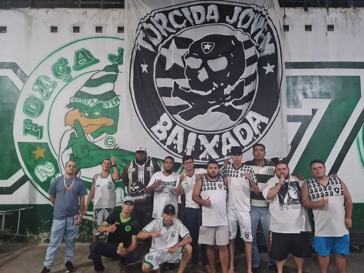Já estamos presentes em Goiânia para o jogo de amanhã contra o Atlético-GO.

Nossos agradecimentos aos irmãos da <a href="/ForcaJovemGoias/">Força Jovem Goiás</a> pela recepção. Estamos juntos ☠️

SEMPRE ONDE O BOTAFOGO ESTIVER!