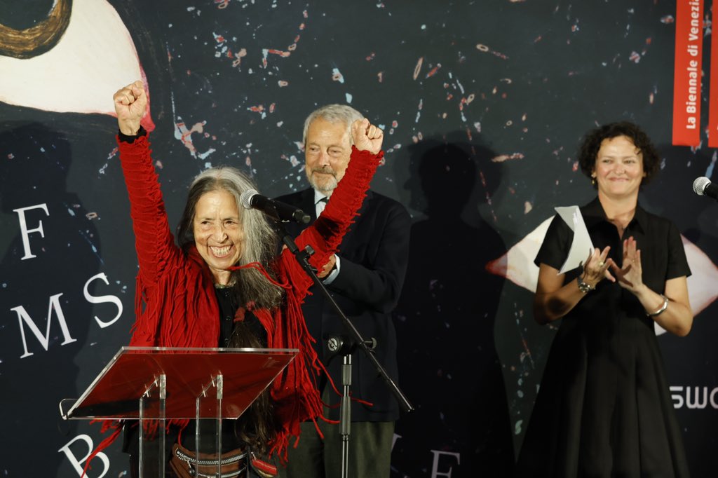 la_Biennale's tweet image. The Golden Lion for Lifetime Achievement of the #BiennaleArte2022 #TheMilkOfDreams is awarded to @vicunacec. @ceciliaalemani: “For decades, she has travelled her own path, anticipating many ecological and feminist debates and envisioning new personal and collective mythologies.”