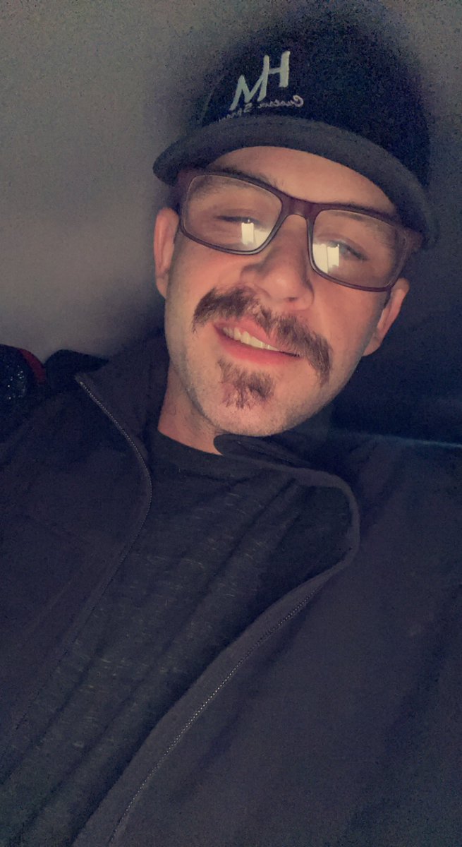 #MulletsandMustaches <a href="/daltoosh/">OpTic Daltoosh🎒</a> my stache is better