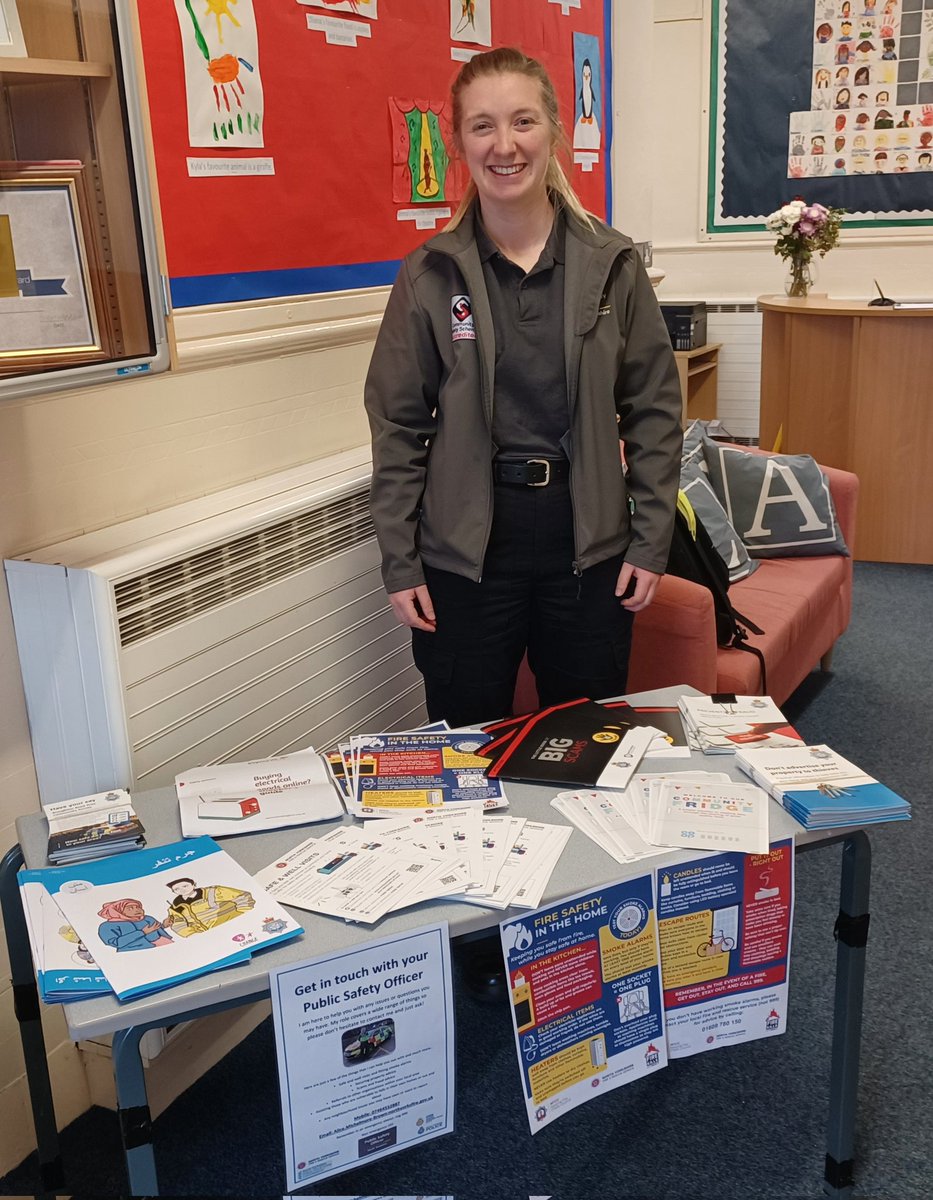 Come along to Ings with myself and the local PCSO to get some Home Fire Safety advice and book in a safe and well visit! Also a chance to get your property marked with the dot peen machine! 

#Skipton #NorthYorkshirePolice #NorthYorkshireFireandRescue #PublicSafetyOfficer