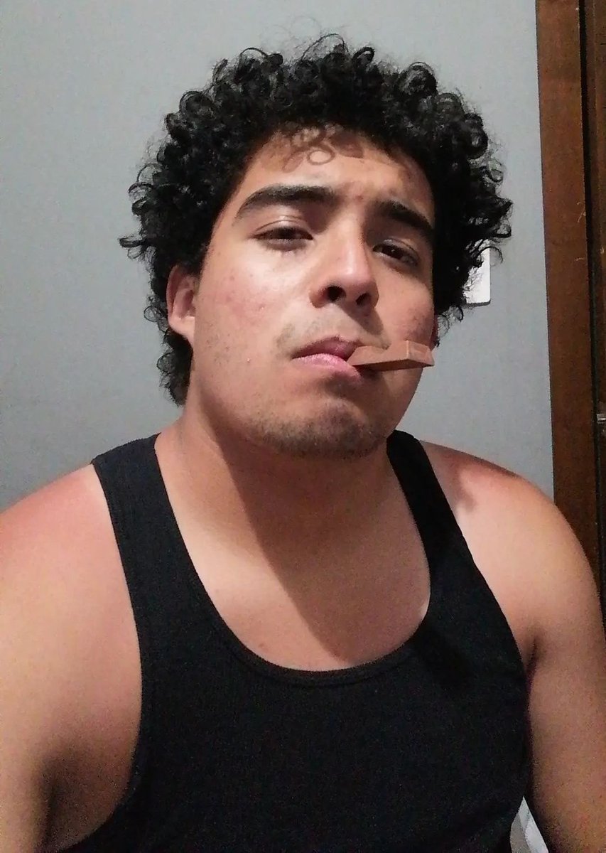 HankProta37362's tweet photo. Chale banda, como que un "hola" no significa "quiero una vida a tu lado"? 😔👌 https://t.co/j87yWjTJwu