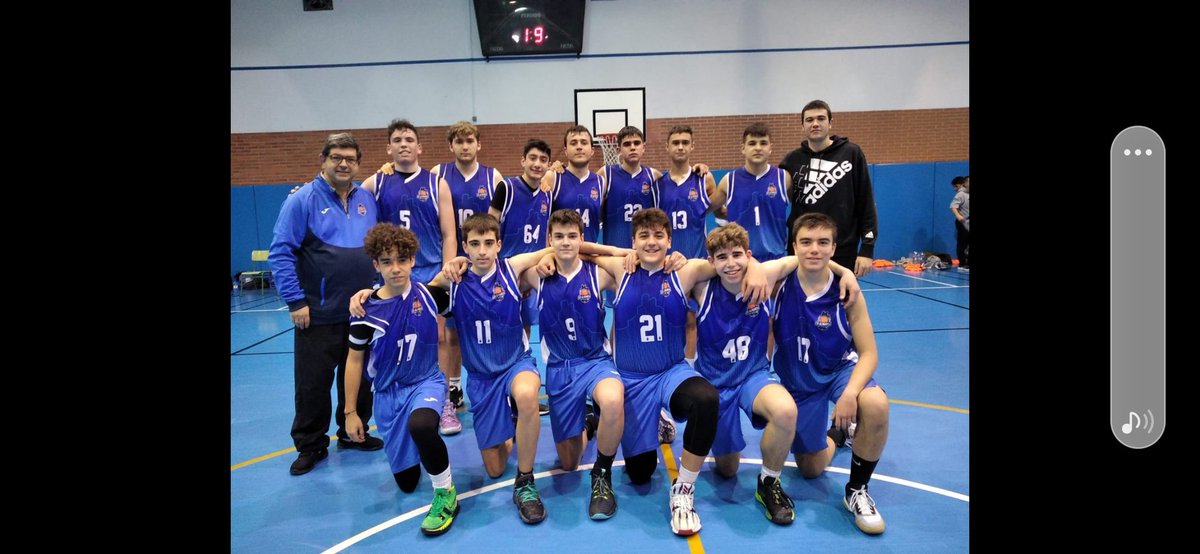 Campeones provinciales sin ninguna derrota en toda la temporada,gran grupo humano grandes chicos una gran temporada tanto en lo deportivo como en lo personal ,fue un placer chavales,que os vaya bonito 💙🔥