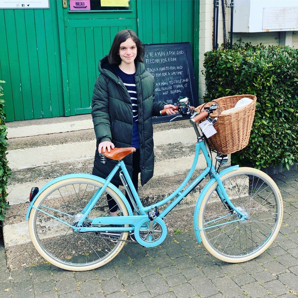 Iris collecting her new Pashley Britannia.
#newbike #pashleybritannia