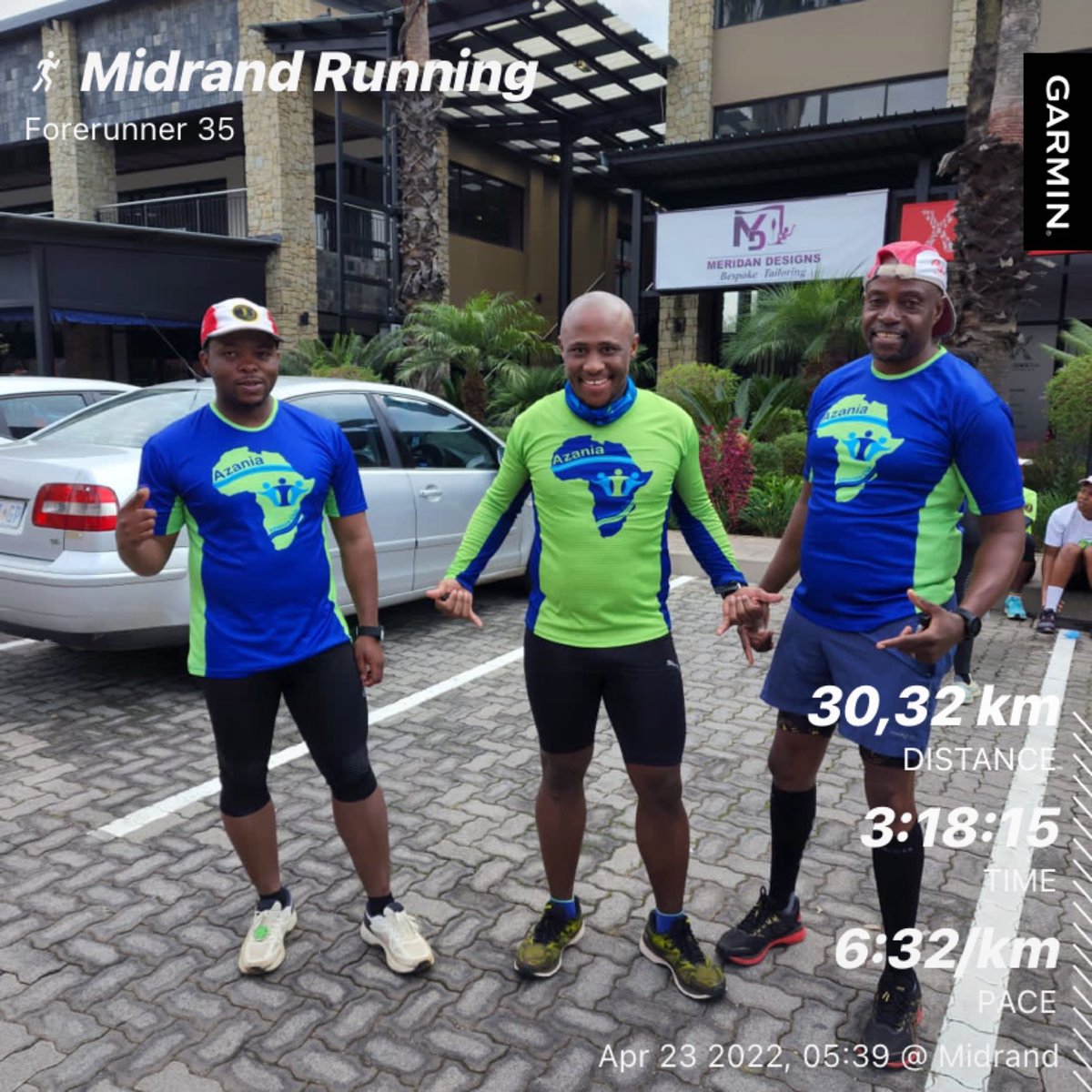 We showed up for Saturday LSD with ⁦⁦⁦@skeras⁩  and ⁦@Labo_Q⁩ #beatyesterday #garmin #AzaniaAC #RunningWithTumiSole