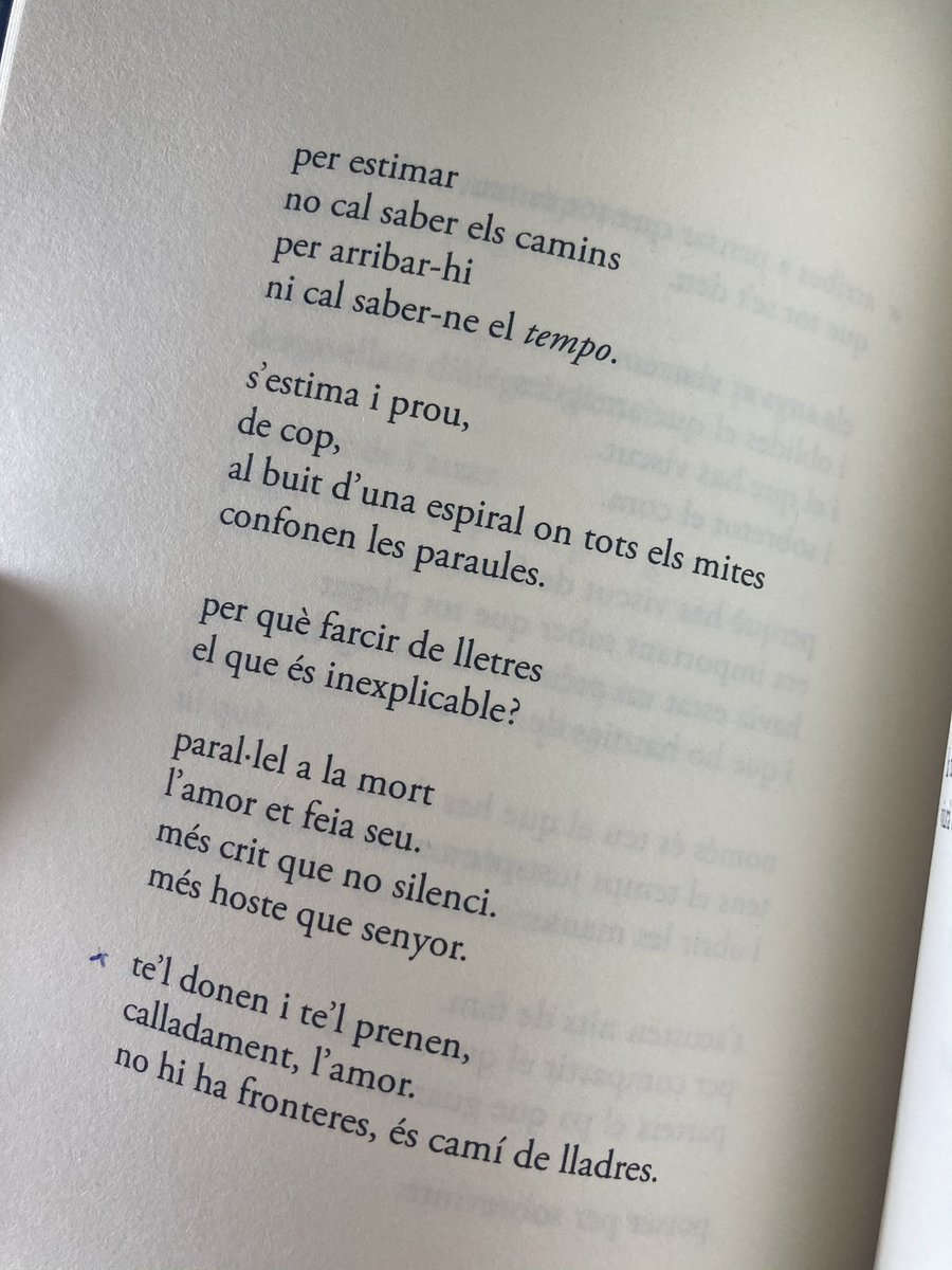 estergeama's tweet image. El meu recull de #poesiaCatalana per avui, dels meus preferits 🌹📖
#GarrigaBarata
@BlancaLlumVidal 
#Margarit
#MartiiPol
#SantJordi2022