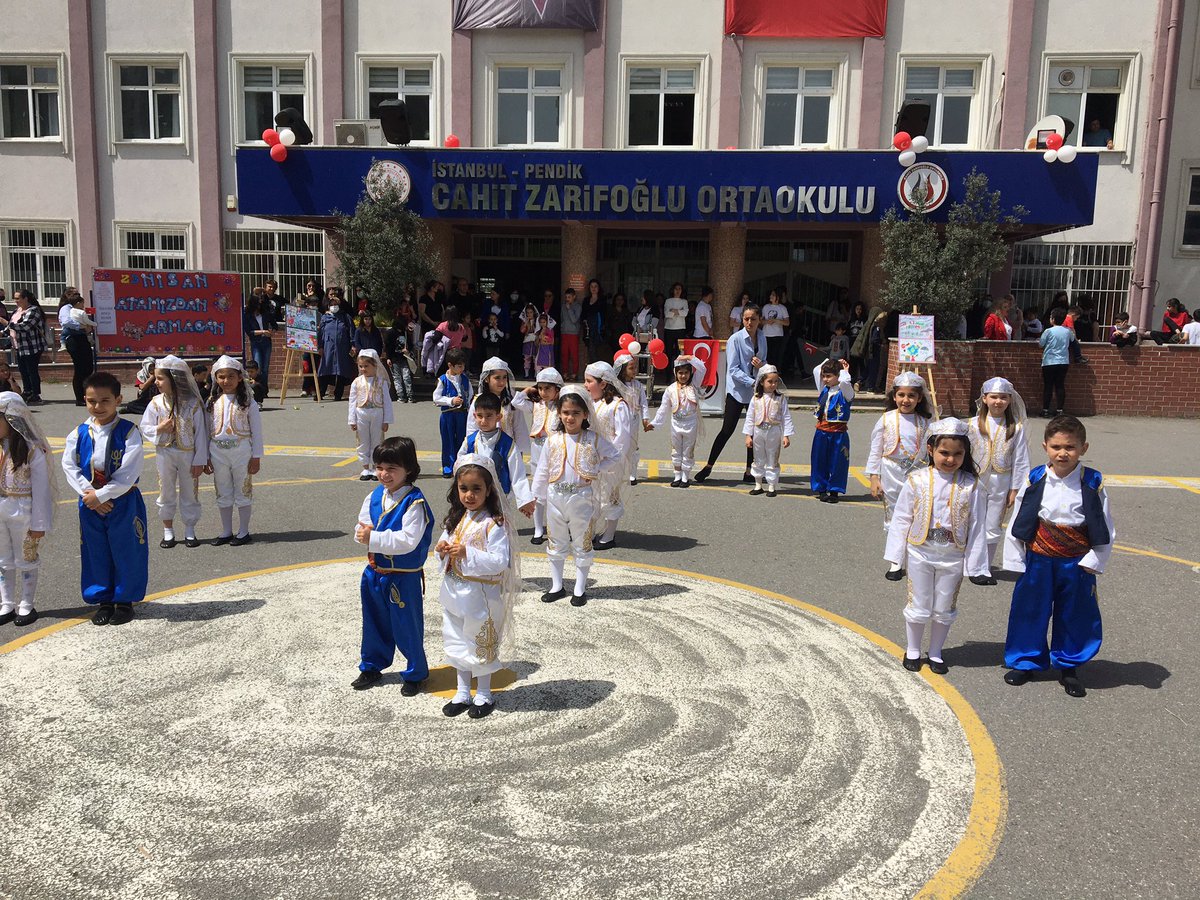 pendikczo's tweet photo. Okulumuzda düzenlenen tören ile 23 Nisan coşkusunu doyasıya yaşadık. Öğrencilerimiz yaptıkları gösteriler ile bizlere görsel bir şölen sundular. Bayramınız kutlu olsun çocuklar. https://t.co/MmWOvQVxQM