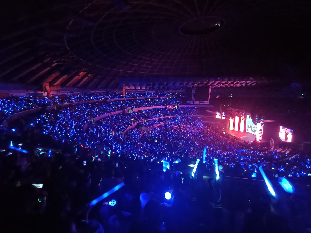 SB_Senyora19's tweet photo. It was 3 years ago and now this 😭✨

SB19 LIVE IN ARANETA
@SB19Official #SB19 
#DunkinPHSB19Concert https://t.co/sO8tgYd0ON