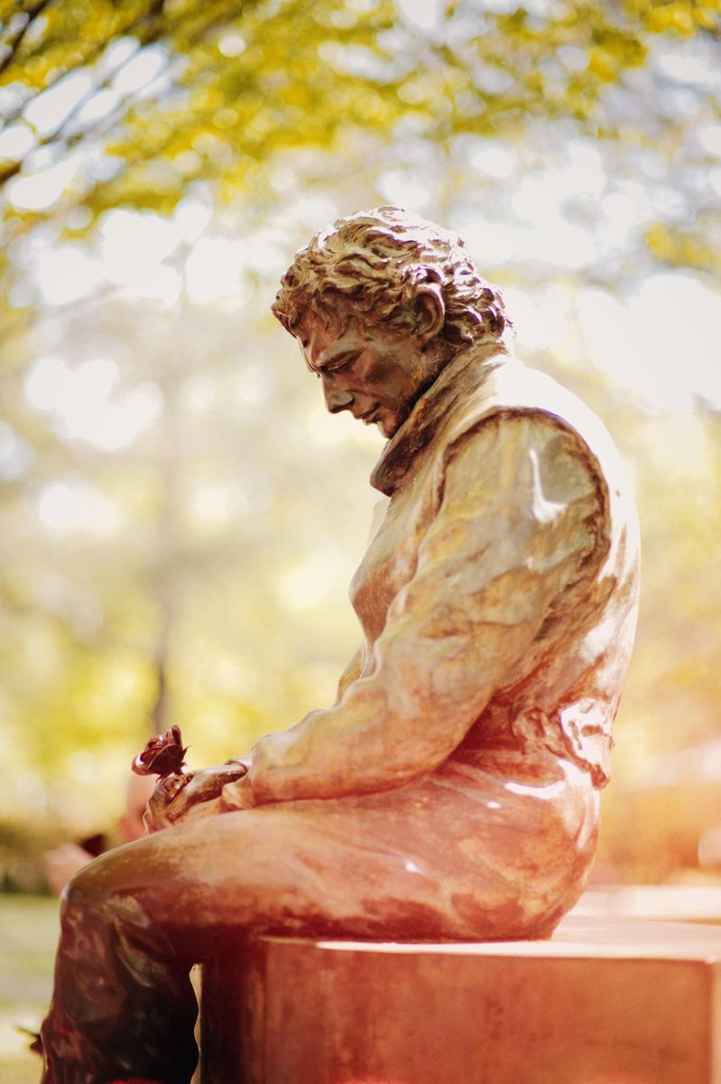 The Senna statue at Imola is one of the most moving monuments in sport 💛