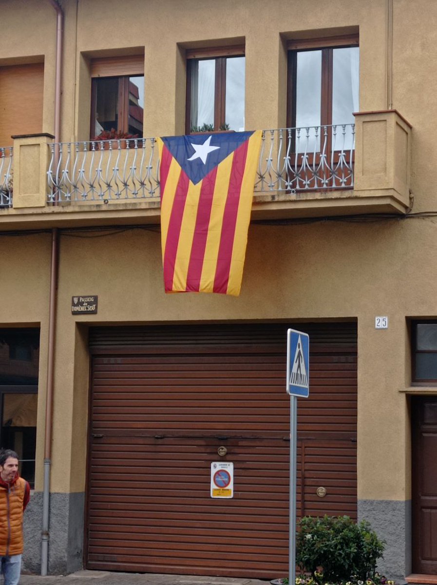 anctaradell's tweet photo. #LaForçaQueTotHoMou #SantJordi2022 #Taradell #Montrodon https://t.co/X1hTnZylFV