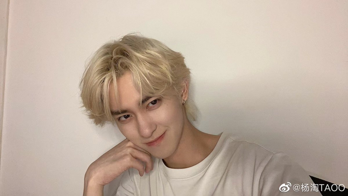 220422 Yangtao weibo update

สุขสันต์วันหยุดสุดสัปดาห์จ้า การบ้านเยอะไหม

#HIGH5 #杨淘 #หยางเถา