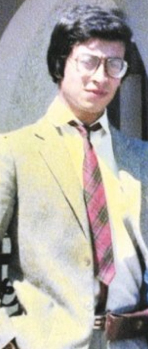 HayderMessa's tweet photo. Gustavo Petro, desde muy joven trabajando por Colombia, arriesgando su vida por devolverle la libertad a Colombia en todos los angulos. Hombre guerrero, hombre del pueblo olvidado, tirado a la desigualdad, a la miseria y a la guerra. 
TU MAS QUE NADIE MERECES SER PRESIDENTE💛💙❤ https://t.co/Z7f1P1lhR0