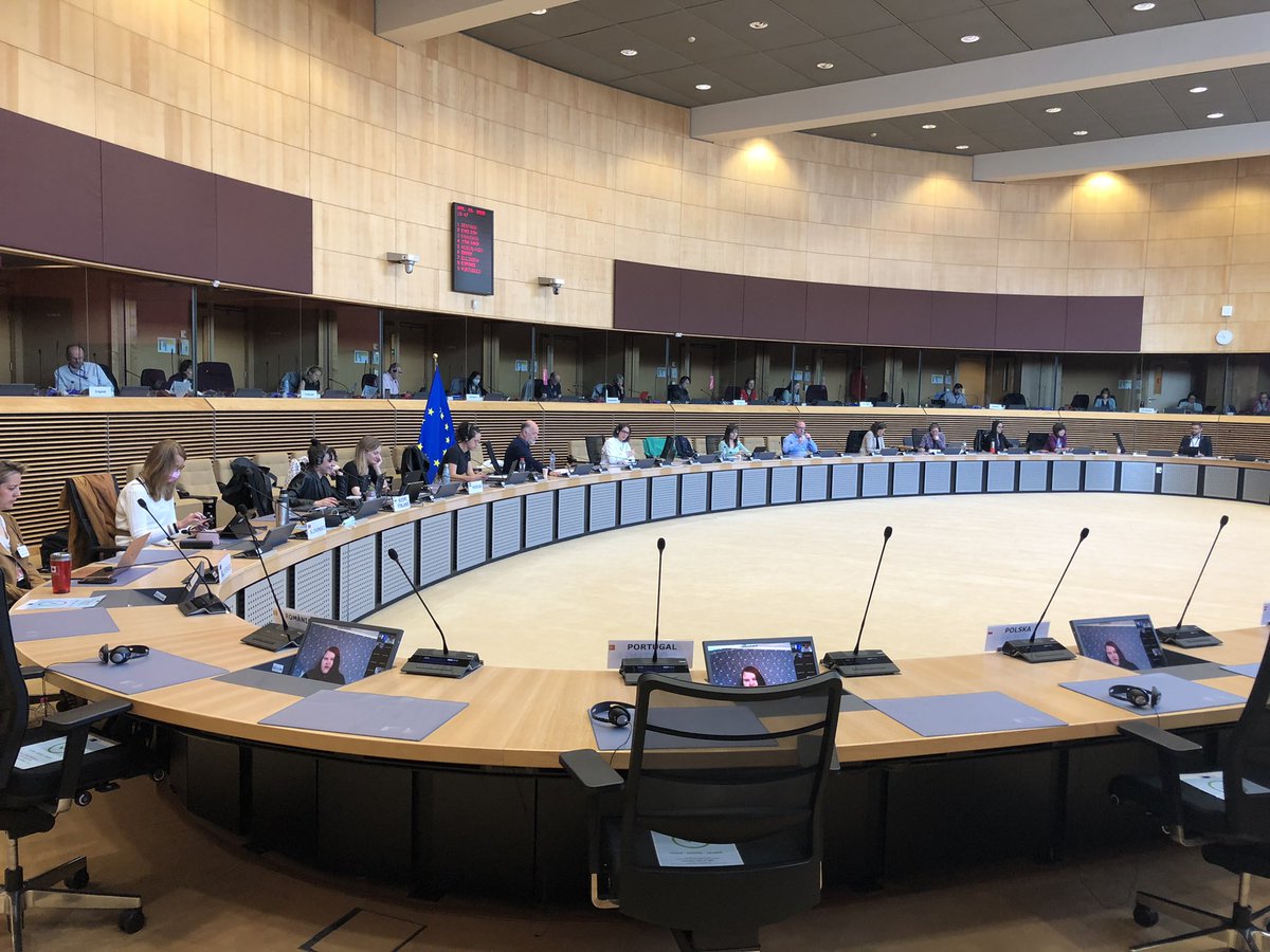 ColinScic's tweet photo. Saturday in Brussels for a change but still full #CoFE mode: citizen ambassadors briefing/consulting other Panellists; 🙏 #CommonSecretariat @EUInterpreters &amp; all partners. Final plenary next weekend to finalise proposals which will be presented to 3 Presidents on 9 May https://t.co/S84oGeI4Fx