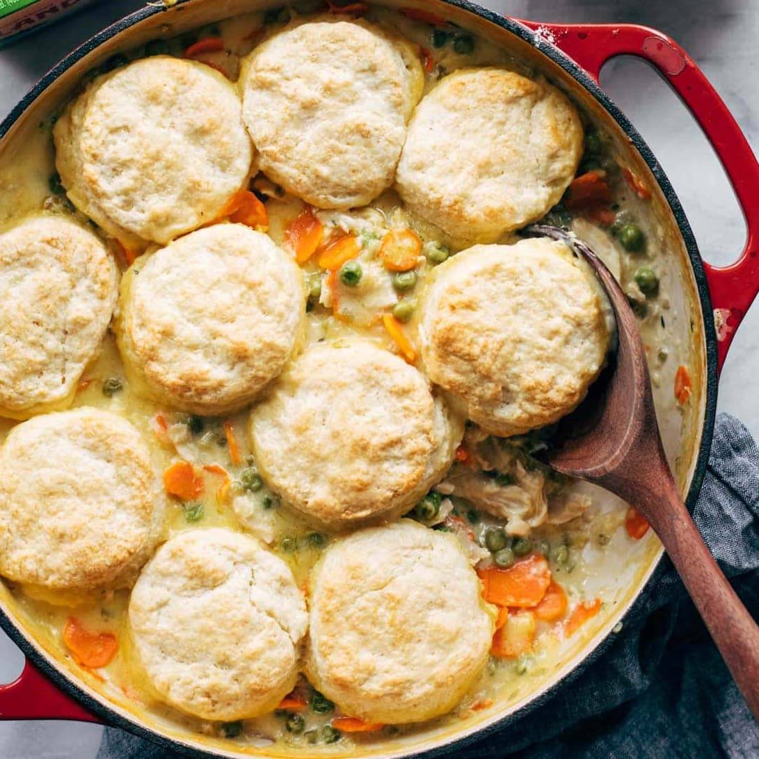 OSmidth's tweet photo. Chicken Pot Pie with Biscuits https://t.co/B7YIgtxSq9 
#Foodstagram #Foodphotography #FoodPorn #Fooiesofinstagram #Foodblogger #Foodie #Foodlover #Foodblog #FoodHeaven #Foodblogfeed #pinchofyum #lindsay #foodblog https://t.co/pu9JgbvYLy