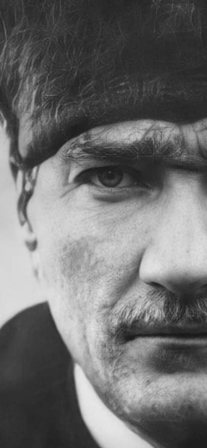 Ulu Önder Mustafa Kemal Atatürk'ün ulusal egemenliği armağan ettiği çocuklarımızın, tüm ulusumuzun 23 Nisan Ulusal Egemenlik ve Çocuk Bayramı ile Türkiye Büyük Millet Meclisi'nin 102. yılı kutlu olsun.