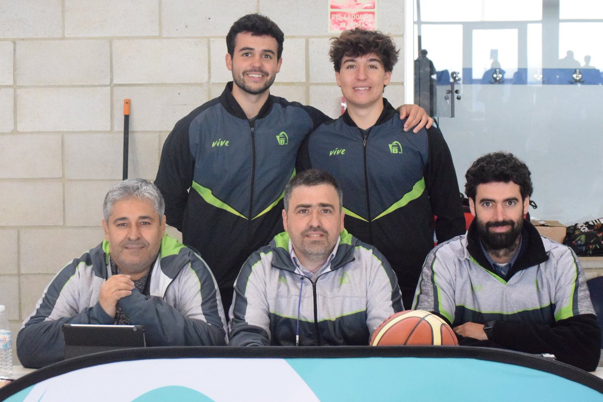 SevillaFaB's tweet photo. #F4PreInfMas2022
‼️EQUIPO ARBITRAL‼️
⚫ 2a. SEMIFINAL
🗓️ 2️⃣3️⃣ de abril ⛹‍♂️
⌛13:30 h
⏺️ @CBQalat
🆚 @CDCareba
🏟️ Pabellón "Distrito Sur"
📍 @aytoguadaira
📲 Estadísticas en vivo a través de la APP "AFICIÓN FAB"
Toca disfrutar del mejor BALONCESTO https://t.co/InVHMbbdB5