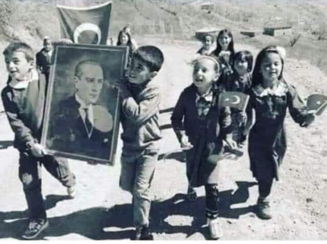 Açtığın yolda, gösterdiğin hedefe, sonsuz sevgiyle… kutlu olsun🇹🇷  #Geleceğeİşaret