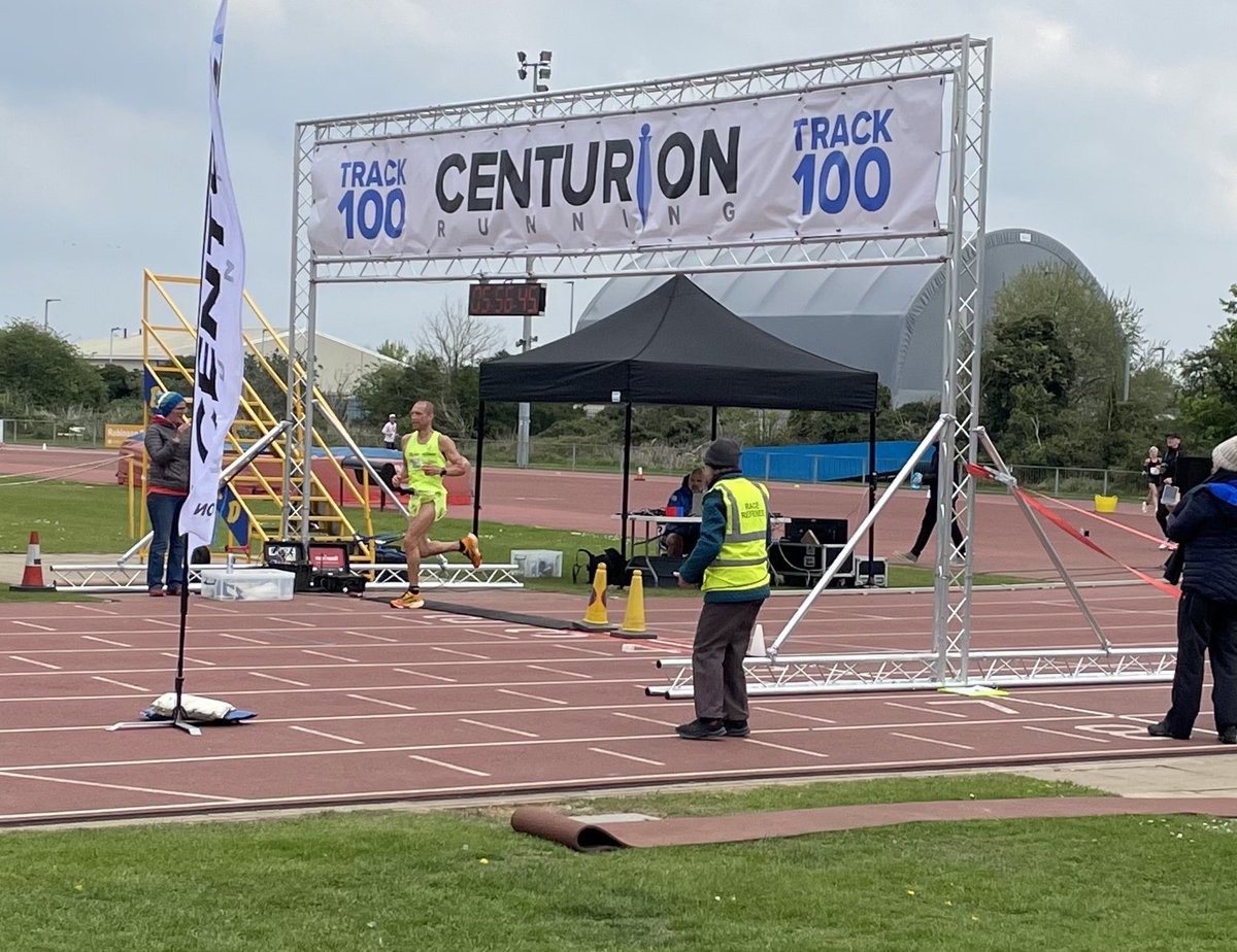 jonnodrea's tweet photo. Blustery day at Bedford track watching this fella set a new 100k world record (6:05:something) #track100 . Good to see Camille Herron smashing it around too. https://t.co/2VhTEQa8Yw