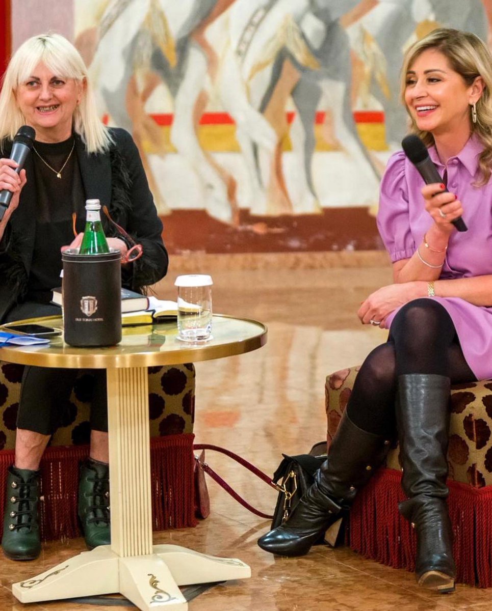 Presentando il libro di <a href="/MarinaDiGuardo1/">Marina Di Guardo</a> Dress Code Rosso Sangue, un thriller ambientato nel mondo della moda con diversi livelli di lettura  #lasalottiera