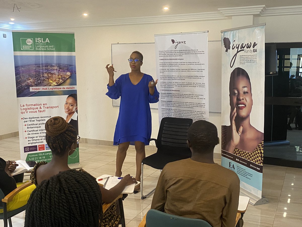 IYAWO_Togo's tweet photo. S’AFFIRMER PLEINEMENT DANS SON DOMAINE. LES CODES DE REUSSITE DE SES PROJETS.
Ama Béatrice ALLOVOR, femme polyvalente et pluridisciplinaire. Make Up Artist, comédienne, présentatrice live, présentatrice télé, chroniqueuse télé, créatrice de Bonheur.
#rencontres8 #eaiyawo https://t.co/BTLCe9tmXN