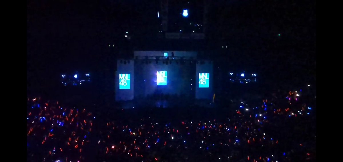 naomifndd's tweet photo. Four captains,Three center girls,Three teams,Thousand fans,Forty eight souls,and one family with so many dreams. MNL48 mamahalin din kayo ng pilipinas in God's perfect time.
#MNL48•#FirstGenFirstLove• https://t.co/rGkNgw6S0K
