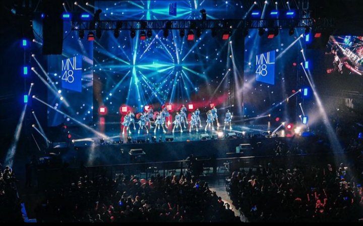 naomifndd's tweet photo. Four captains,Three center girls,Three teams,Thousand fans,Forty eight souls,and one family with so many dreams. MNL48 mamahalin din kayo ng pilipinas in God's perfect time.
#MNL48•#FirstGenFirstLove• https://t.co/rGkNgw6S0K