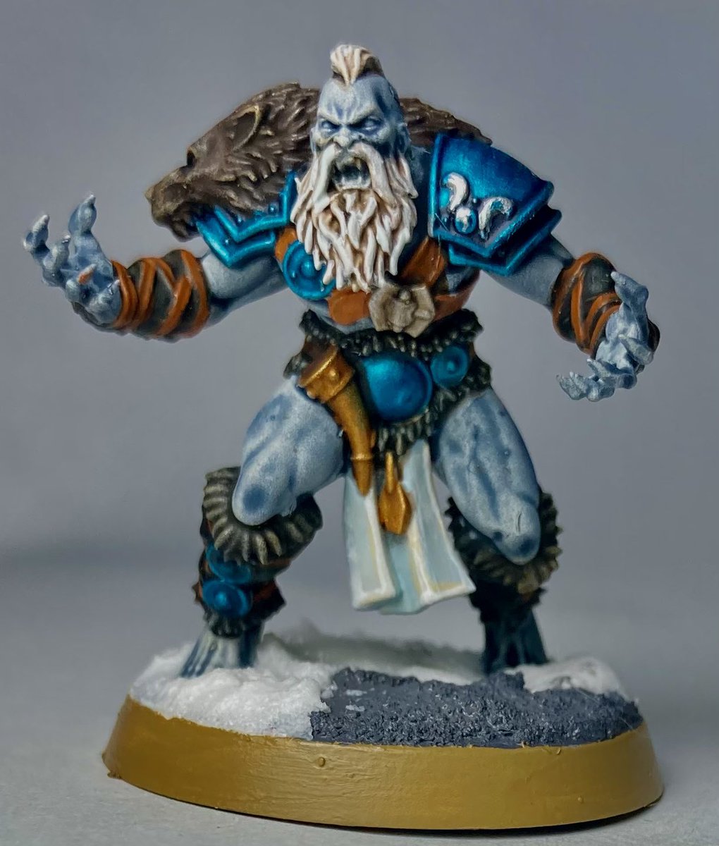 monkeylikesjam's tweet image. Quickly painted this chap for my new Norse team still some bits to finish off. #bloodbowl #warhammer #WarhammerCommunity