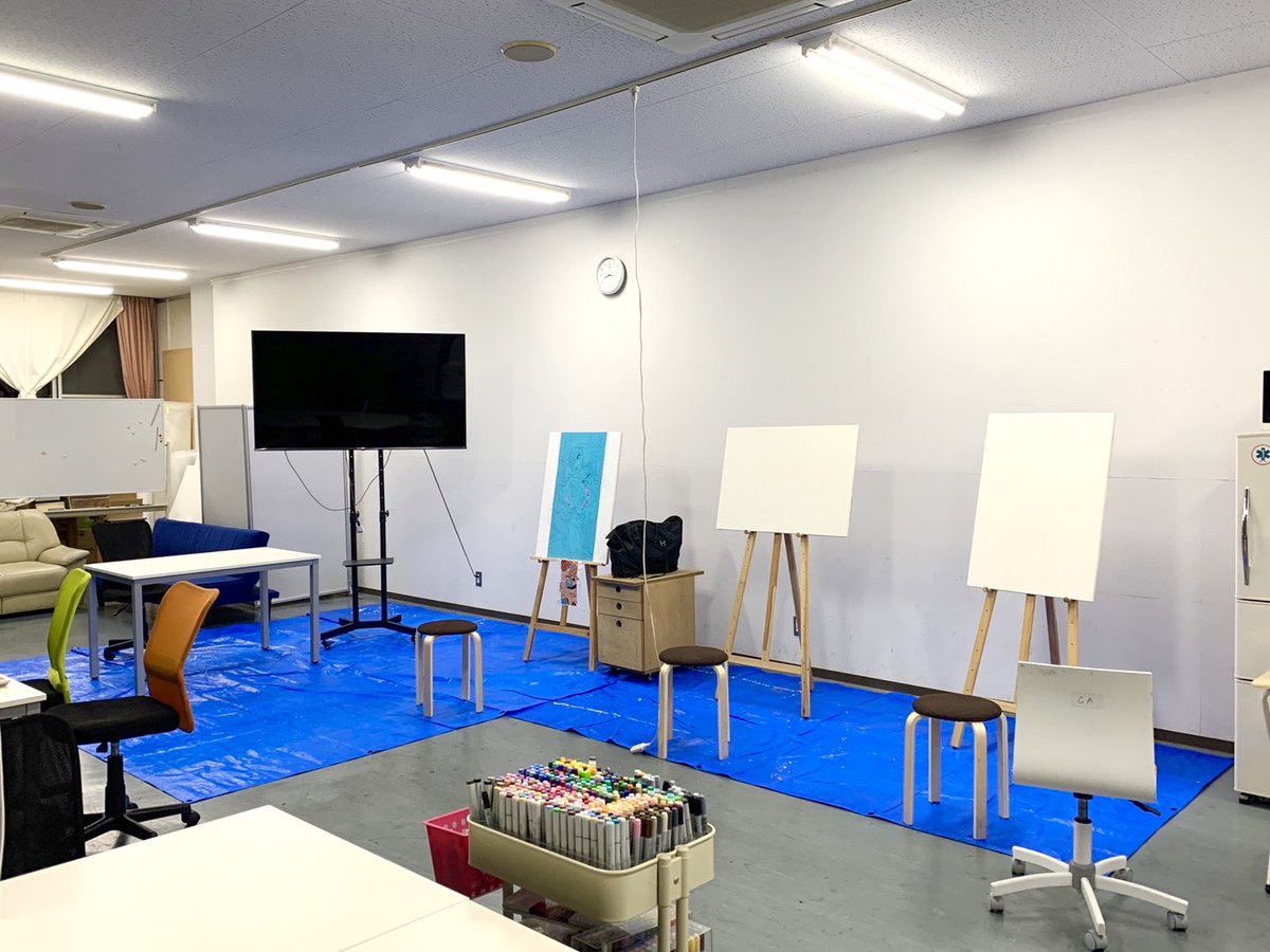 saga_comicart's tweet photo. 明日4月24日(日)は嵯峨美のオープンキャンパスです！(※事前予約制です)

コミックアート領域では
🖼多数の作品展示
🎨缶バッチ制作のワークショップ
👩🏻‍🎨在学生によるデジタル&amp;アナログのライブペイント
を行います！🙌🏻
B棟5階にて、お待ちしております✨☺️
#嵯峨美 #コミックアート https://t.co/1GmRTnWPUF