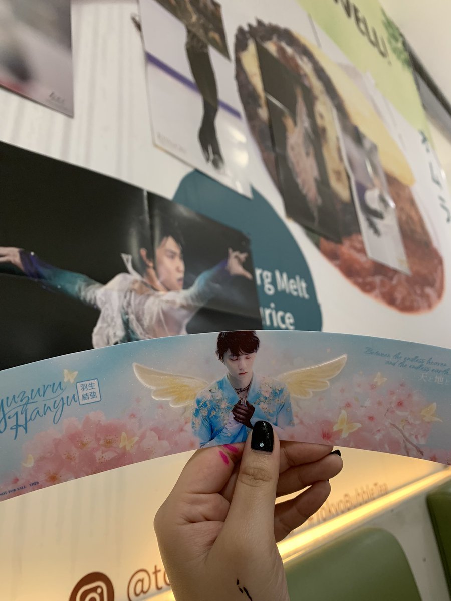 phantomyuzuu's tweet photo. Kiss and cry feels thank you so much for the yuzu diary😭
this cupsleeve event filled my yuzu heart ❤️ @YuzuruHanyuPH
#YuzuSpringHasCome 🌸#YuzuruHanyu https://t.co/tE0RfnmzKK