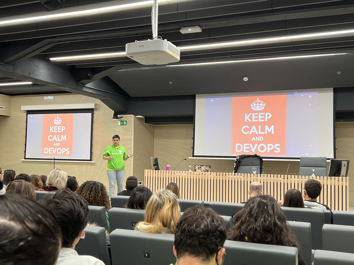 ElenaSLMM's tweet photo. @martaarcones es una crack y me lo he pasado genial 🥳 #WTMMadrid2022 https://t.co/Gqr7mH6tZ2