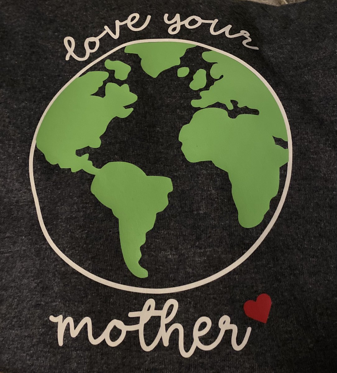 Nikhaight's tweet photo. Amazing Earth Day presentation from @dsbn, repurposing old shirts into cool bags with the @htubman2015 Eco Team, spending some time in nature, and practicing our 100m sprints! We had an action packed Earth Day in 5-2. ❤️🌎 https://t.co/qygM04NtxM