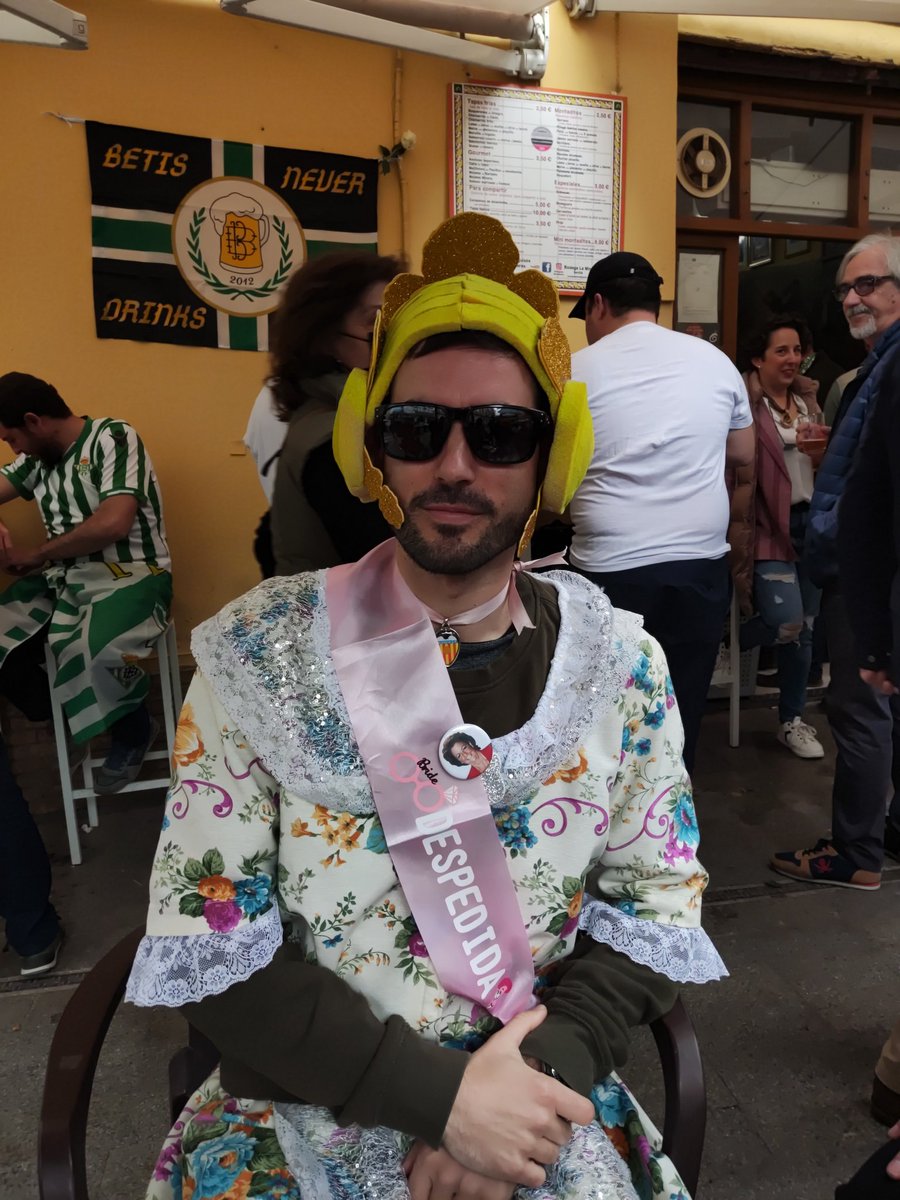 Se acerca a la fan zone la fallera major <a href="/DepCOPEValencia/">Deportes COPE Valencia</a> <a href="/FedericoMemela/">Julio Sanchis</a> <a href="/ElDesmarque_VLC/">ElDesmarque Valencia</a> <a href="/TribunaVCF/">Tribuna Deportiva</a> <a href="/Generaldepie_/">Héctor Gómez</a> <a href="/apunt_media/">À Punt</a>