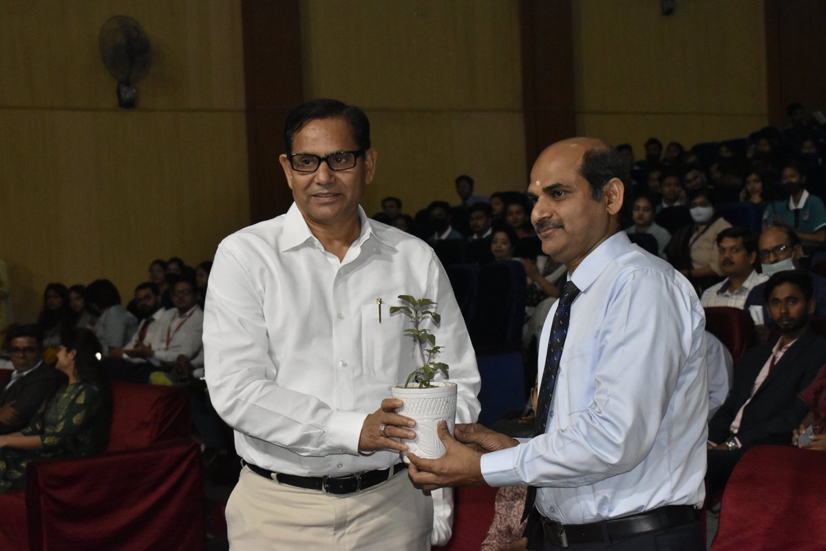 DrSPSinghPatel7's tweet photo. It gives me immense delight when I  create opportunities.
Another chapter in job creation at Lucknow Public College of Professional Studies, Vinamra Khand, Gomti Nagar, Lucknow.....
Rashtriya Job Festival -
Season 4 brought opportunities for job seekers...

#lpcps #rjf2022 #jobs https://t.co/id42liI9qy