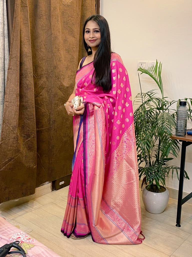 deepakshi55's tweet photo. Love for silk is forever ❤️ https://t.co/PZlimvPN9A