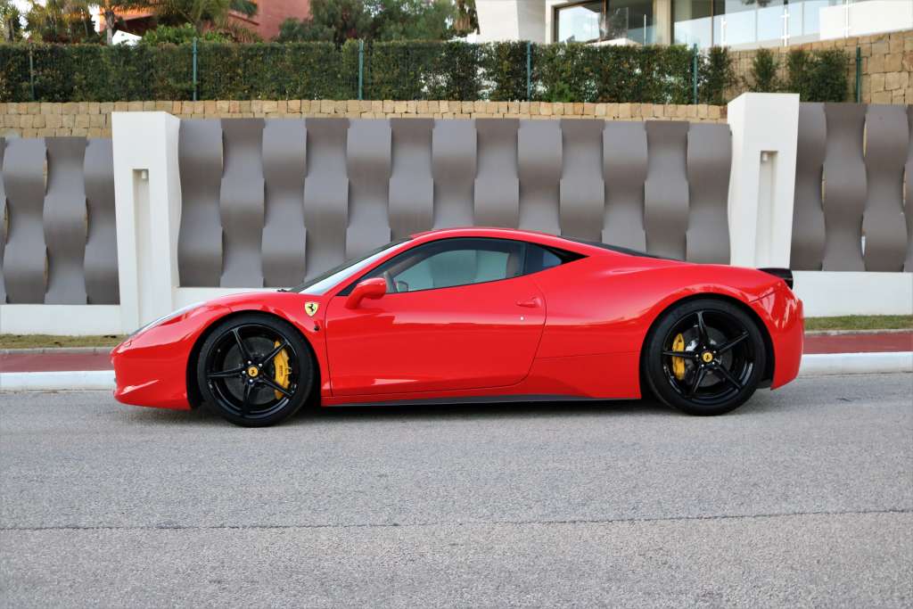 NarfCars's tweet photo. #Ferrari #Ferrari458Italia #F142 #Power #562Hp #Motor #V8 #540Nm 2011 #Topspeed #202mph #325kmh #twoseater #Acceleration 0-62 mph (0-100Km/h) in 3 s. #Cx 0,32 https://t.co/TiPiWB4jje