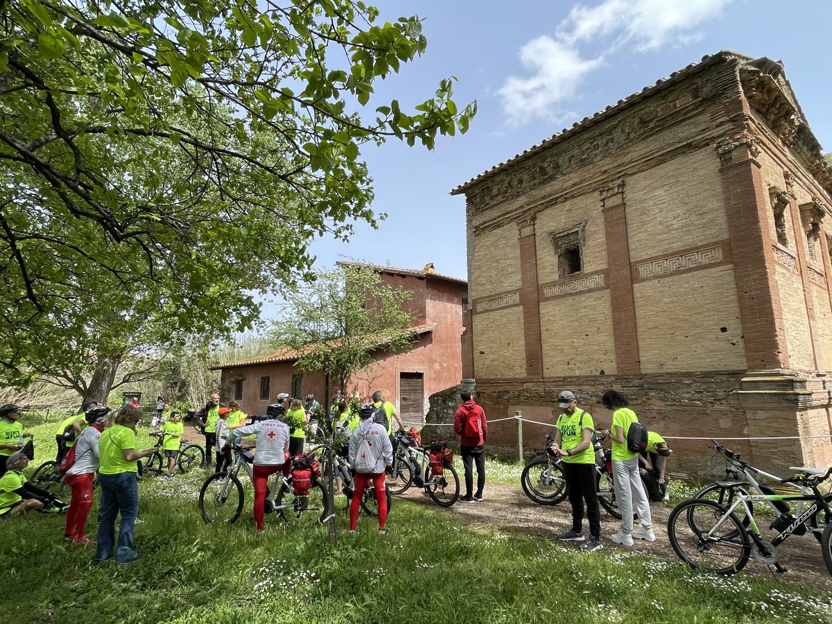 archeoappia's tweet photo. #Bike4fun 1^tappa @TouringClub @GRAB_Roma @parcoappia #caffarella #parcoappia https://t.co/OmpclsRm5V