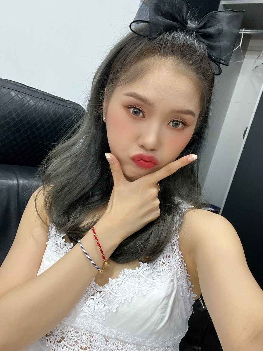WM_OHMYGIRL's tweet photo. #밈 #미미야놀자

모하냐아 주말 저녁에😝😜😛 https://t.co/sSqdv8CCcI