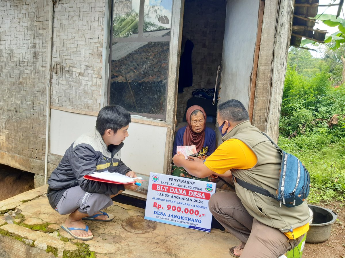 ASdik79347257's tweet photo. KEMENDES PDTT Hadir lewat #BLT DD TA. 2022 Menjaring dr yang tdk terjaring.
@jokowi @CecepKholiludi1 @ZamzamiFarham @taufikmadjid71 @halimiskandarnu @tppkemendes @Itjen_Kemendes @fery3738 @LYuhaeni https://t.co/IxSPfH78oR